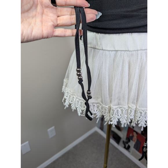 I am Gia Halter Top - Picture 4 of 6